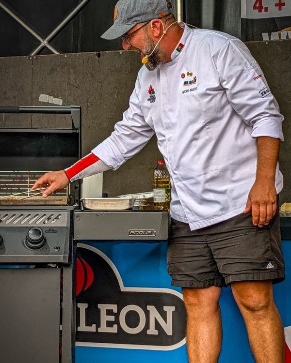 Show cooking on stage